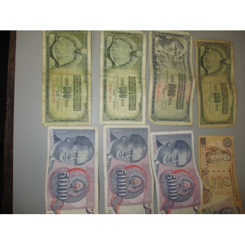 179 - A parcel of vintage world banknotes, various denominations, most in circulated condition