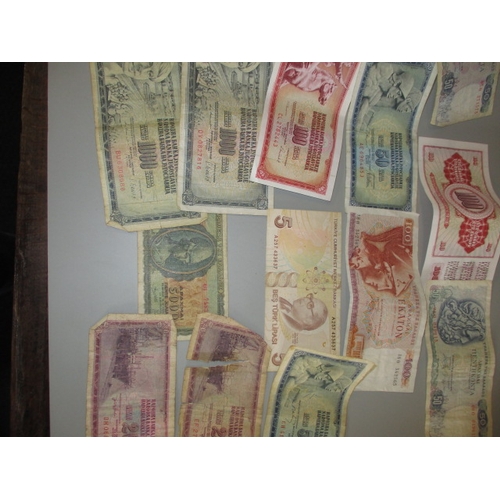 179 - A parcel of vintage world banknotes, various denominations, most in circulated condition