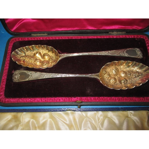 200 - 4 Boxed sets of sterling silver spoons, to include and set of six enamel coffee spoons, all in used ... 