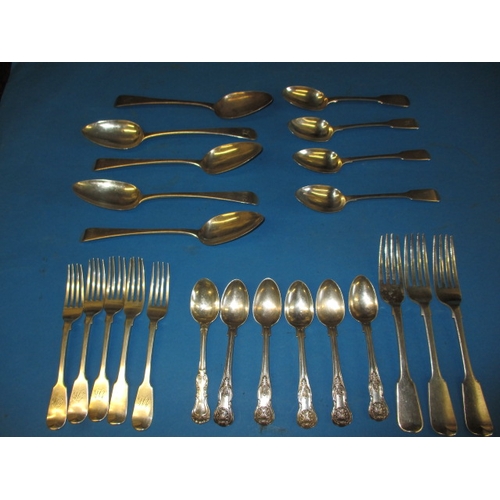 186 - A parcel of antique sterling silver flatware, all in good used condition, approx. gross parcel weigh... 