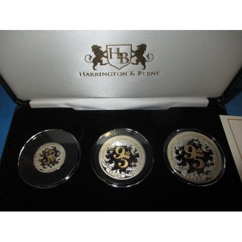 174 - A parcel of mint collectors coins, to include fine silver examples, most with certificates