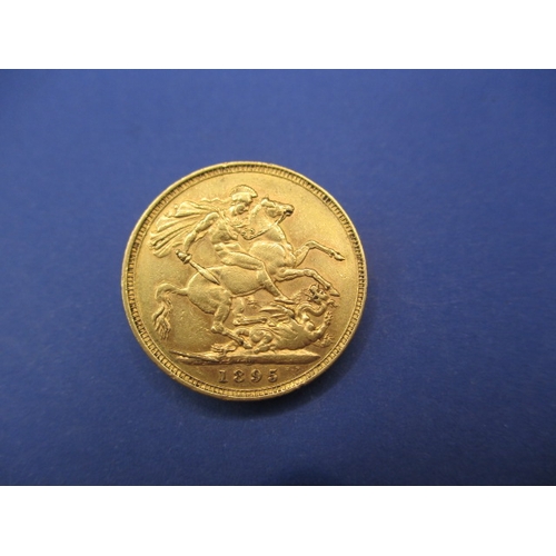 132 - A Victorian gold sovereign dated 1895, a circulated coin with fine definition of features