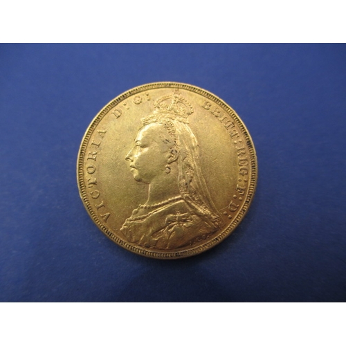 134 - A Victorian gold sovereign dated 1892, a circulated coin with fine definition of features