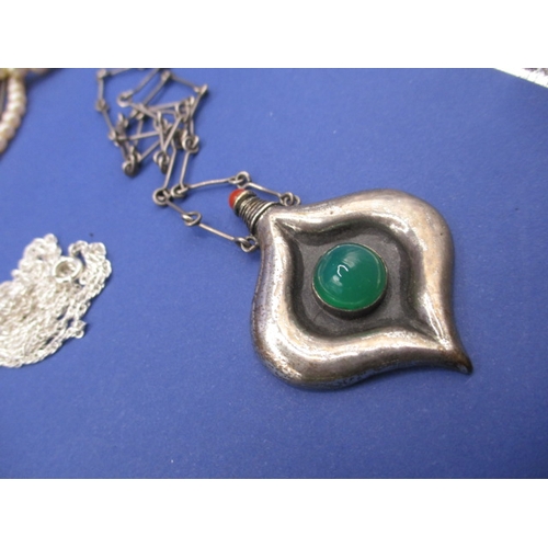 215 - A parcel of vintage costume jewellery, to include gold and silver items, all in used condition