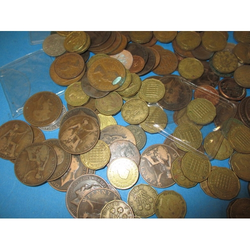 176 - A large quantity of mainly pre decimal coins, to include 780g of part silver coins all in circulated... 