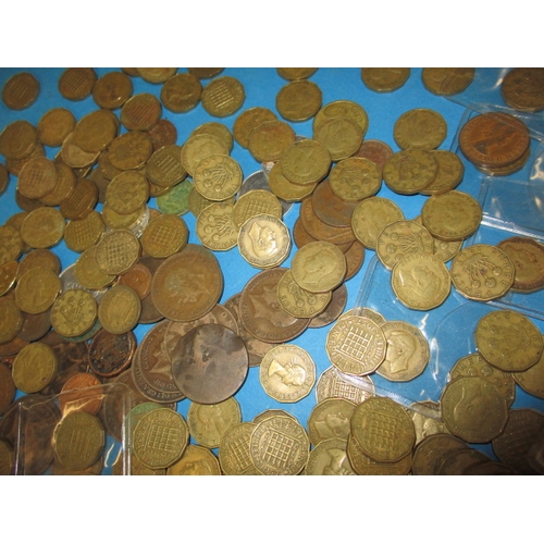 176 - A large quantity of mainly pre decimal coins, to include 780g of part silver coins all in circulated... 