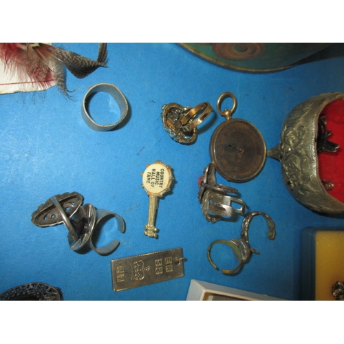 219 - A parcel of vintage costume jewellery and watches, to include some silver items, all in used conditi... 