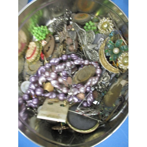 219 - A parcel of vintage costume jewellery and watches, to include some silver items, all in used conditi... 