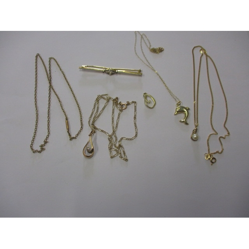 89 - A parcel of gold jewellery items, to include a bar brooch marked 750, Approx gross parcel weight 13.... 