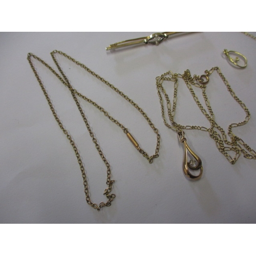 89 - A parcel of gold jewellery items, to include a bar brooch marked 750, Approx gross parcel weight 13.... 