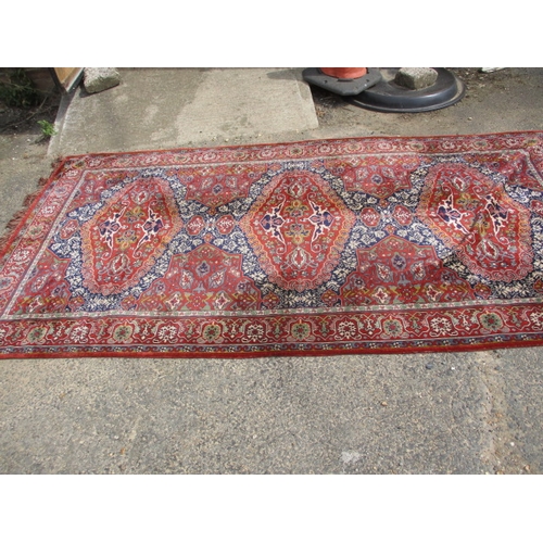 315 - A vintage wool and silk rug. In good pre-owned condition, a fine quality item. Approximate dimension... 