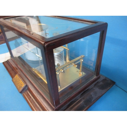 300 - A mid 20th century barograph by Short and Mason London, in original glazed mahogany case with ink bo... 