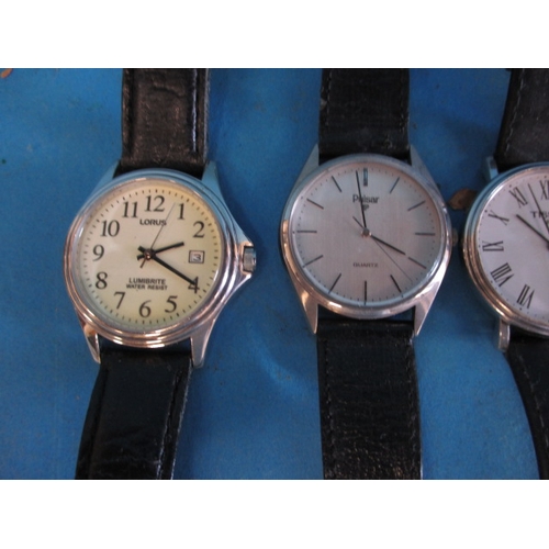 228 - A quantity of vintage pocket and wrist watches to include silver examples and a Smith Jamboree autom... 