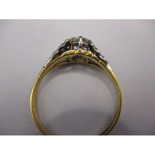 32 - A vintage 18ct gold and platinum diamond ring, approx. ring size ‘N’, approx. weight 2.7g in good us... 