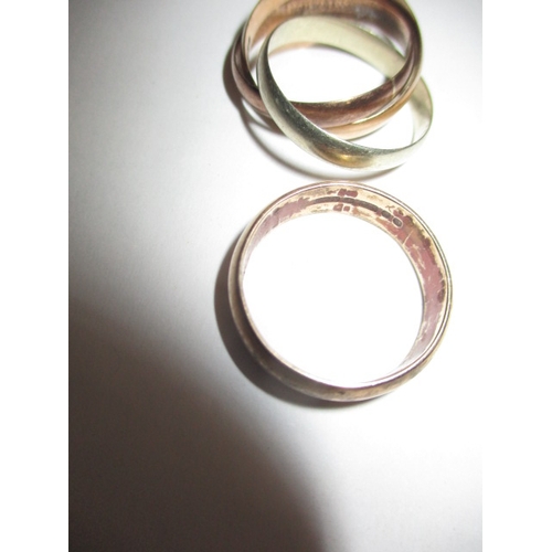 61 - Two vintage 9ct gold rings, one a Russian style 3 part ring, approx. gross parcel weight 9.1g in use... 