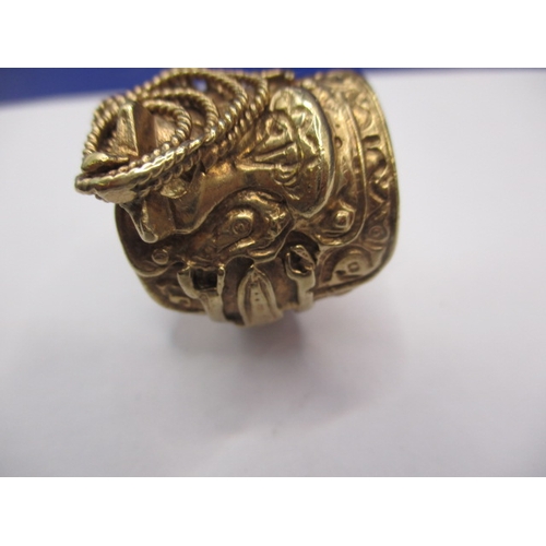 16 - A vintage 9ct yellow gold saddle ring, approx. ring size ‘V+’, approx. weight 21g, in good useable p... 