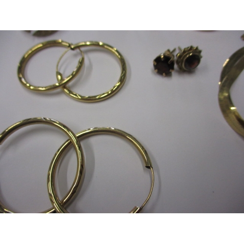 93 - A parcel of gold and yellow metal jewellery items, some damages so sold as scrap, approx. gross parc... 