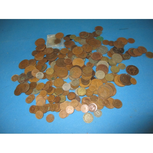 7 - A parcel of vintage coins, all in circulated condition