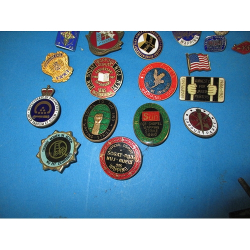 10 - A parcel of interesting collectables, to include Trade union strike enamel pin badges and cufflinks,... 