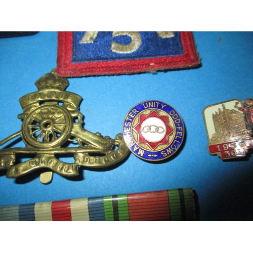 18 - A parcel of collectables to include a  WWI medal duo to S4-161543 Pte. G Wade ASC, tunic buttons, a ... 