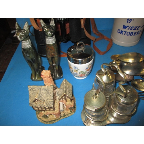 21 - A parcel of miscellanea, to include German beer steins and Swarovski crystal, all in used condition