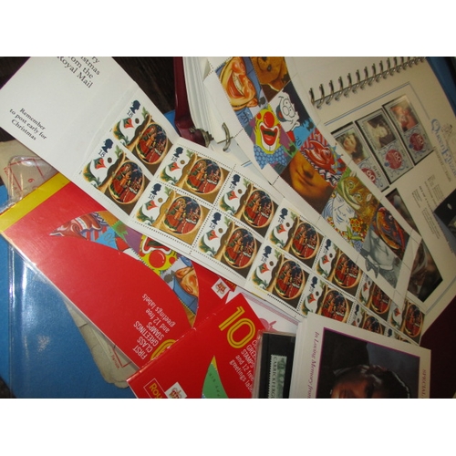 28 - A quantity of world stamps, most special collectors editions, all in pre-owned condition