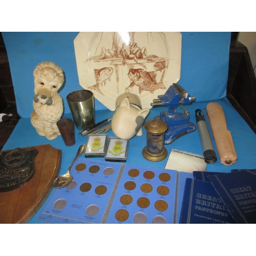 36 - A quantity of general clearance items, to include a ‘post-box’ money bank, all in used condition