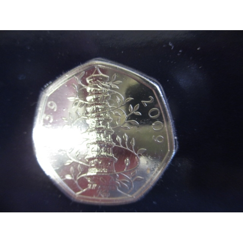 50 - A very large quantity of modern collectors coins, to include a 2009 Kew Gardens 50p and Coin checker... 