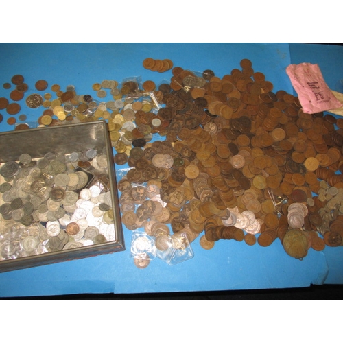 51 - A very large quantity of pre-decimal coins, all circulated to include some fine grades, approx. gros... 