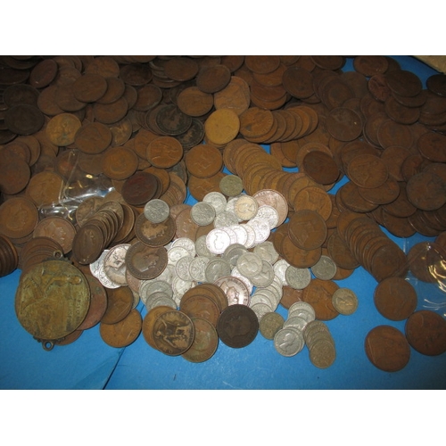 51 - A very large quantity of pre-decimal coins, all circulated to include some fine grades, approx. gros... 