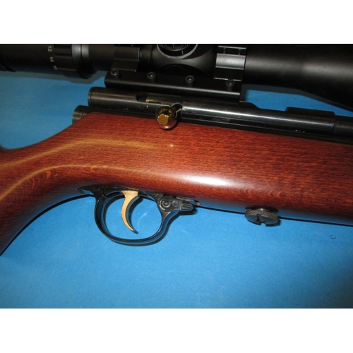 68 - A SMK QB78DL 5.5mm co2 powered air rifle with a Hawke Sidewinder 4-16x50 scope, in working order wit... 