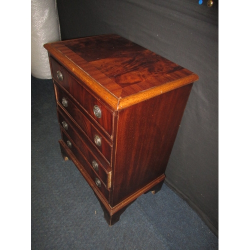 70 - A small bed side chest of 4 drawers, approx. dimensions: H 61cm W 47cm D 31cm in useable pre-owned c... 