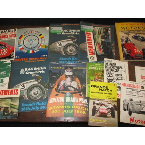 88 - A parcel of vintage motor racing ephemera, to include 1960s formula one grand prix programmes, all i... 