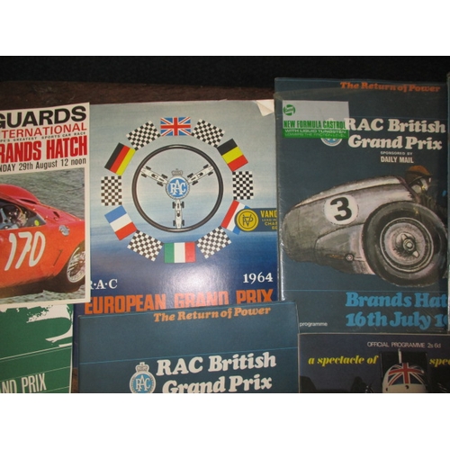 88 - A parcel of vintage motor racing ephemera, to include 1960s formula one grand prix programmes, all i... 