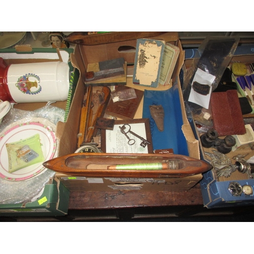 89 - A large quantity of interesting collectables, all in used condition