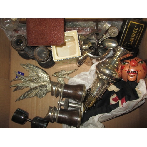 89 - A large quantity of interesting collectables, all in used condition