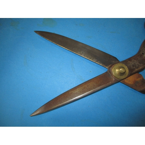 99 - A pair of early 20th century Taylors scissors by J Wiss & Sons, Newark New Jersey USA, approx. lengt... 