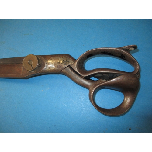 99 - A pair of early 20th century Taylors scissors by J Wiss & Sons, Newark New Jersey USA, approx. lengt... 