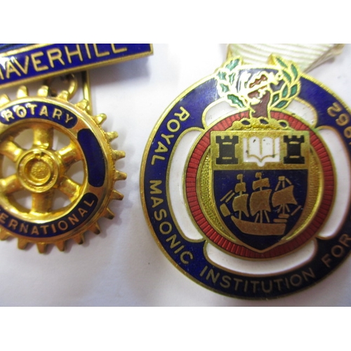 101 - 4 vintage Masonic jewels and a Rotary international medallion, all in good used condition