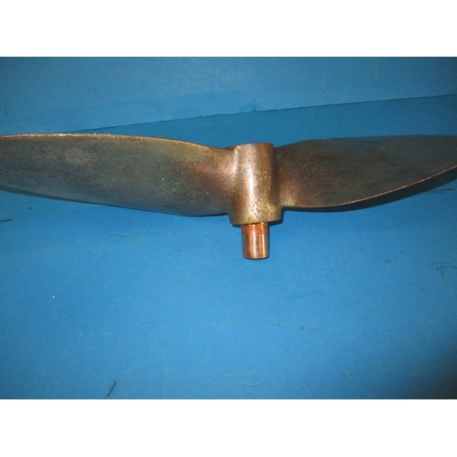 142 - A vintage bronze boat propellor, approx. width 40cm, in pre-owned used condition