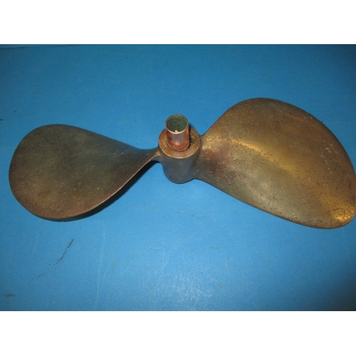 142 - A vintage bronze boat propellor, approx. width 40cm, in pre-owned used condition