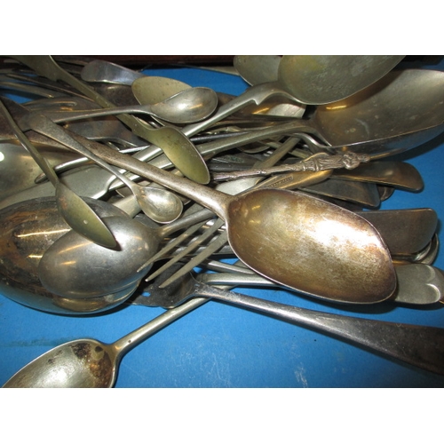 150 - A large quantity of vintage cutlery and flatware, some in boxes, all in used condition