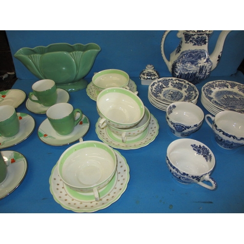 158 - A quantity of vintage ceramics, to include part tea sets, all in used condition with no observed dam... 