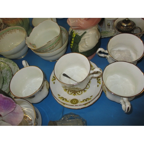 176 - A quantity of general clearance items to include Natwest pigs and part tea sets, items. All in pre-o... 