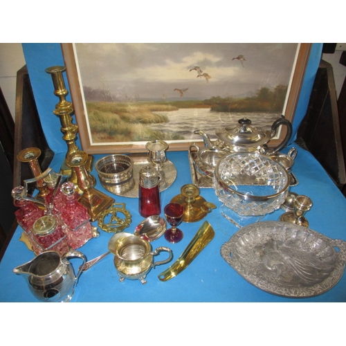 177 - A quantity of miscellaneous clearance items, to include a cruet set on stand and a plated tea set, a... 