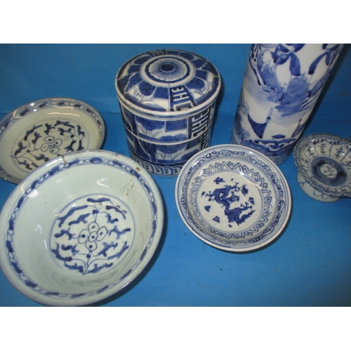 212 - A parcel of oriental blue & white ceramics and other bowls, various dates, all in used condition