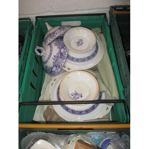 233 - A very large quantity of general clearance items, to include tea set and lamps, all in used conditio... 