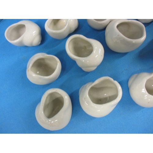 236 - A parcel of vintage French ceramic escargot pots, all in useable pre-owned condition