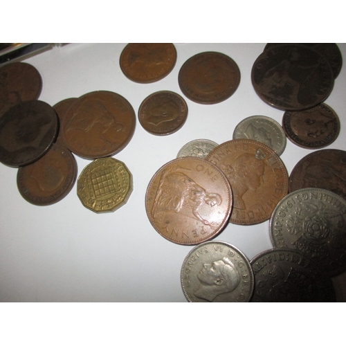 243 - A parcel of coins and banknotes, to include several £2 coins, all in circulated condition