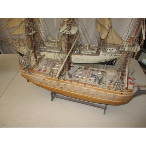 246 - Five vintage wooden scale model sailing ships, pe-owned dusty condition, would benefit from minor re... 